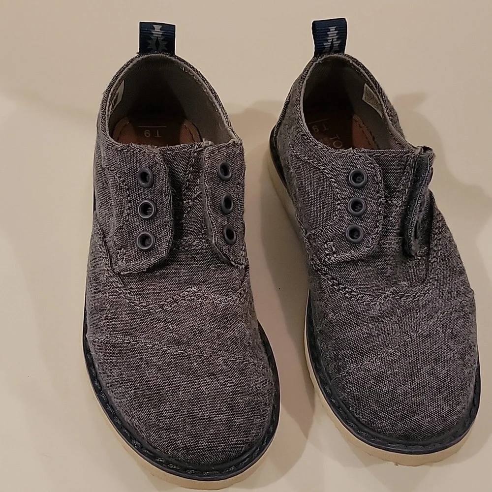 Tom's boys chambray wingtip oxford slip on dress up shoes canvas size 9